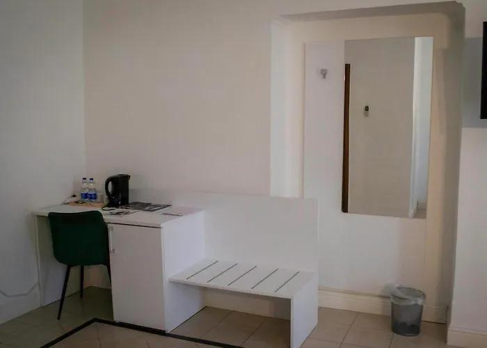 Domus Hotel *