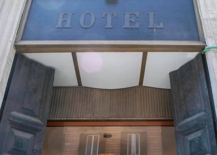 Domus Hotel *